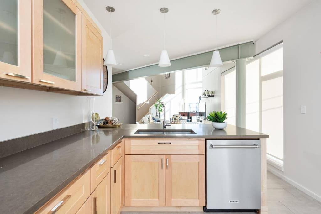 Upscale 3Br Penthouse By Cozysuites Indianapolis Exterior foto